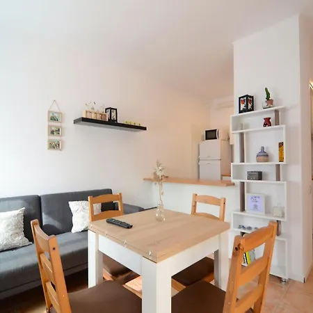 The In Has 1 Bedroom Apartment Pals